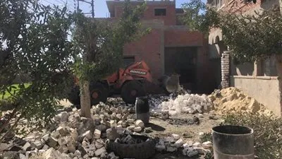 إزالة 3 حالات تعد بالبناء المخالف على الأراضي الزراعية بالشرقية 