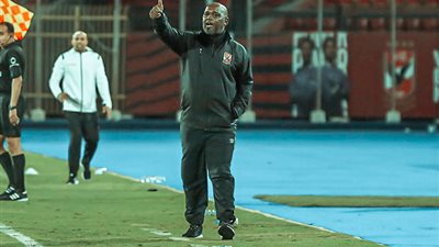 الطاقم الطبى بالأهلي يُحذر موسيماني بشأن نجم الفريق