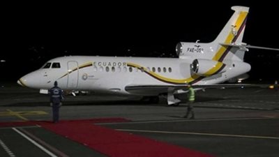 طائرة الرئيس الاكوادوري تهبط اضطراريًا في أمريكا