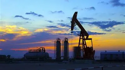 هبوط اسعار النفط يدفع الشركات الأمريكية للتفكير في الإندماج