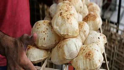 الحكومة تحسم الجدل حول رفع سعر رغيف الخبز المدعم