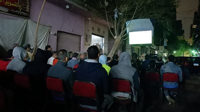 متابعة مباراة الأهلي والدحيل في كأس العالم للأندية على المقاهي بعين شمس (صور)