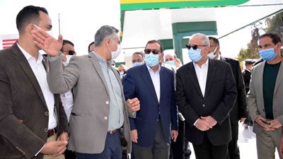وزير البترول يوجه بترميم المنازل المحيطة بمحطات الغاز في الأقصر