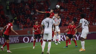 بعد مرور 75 دقيقة.. بايرن ميونيخ يتقدم على الأهلي بهدف ليفاندوفسكي