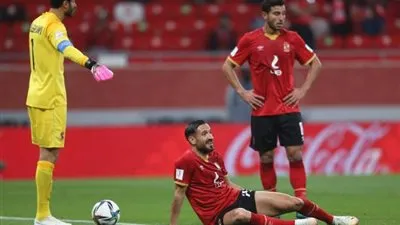 طبيب الأهلي يكشف تفاصيل إصابة علي معلول أمام بايرن ميونخ