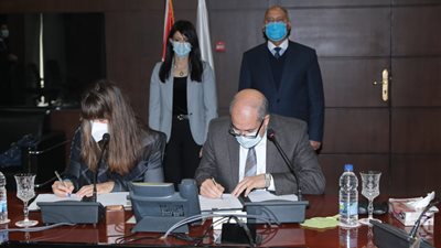 توقيع اتفاقية منحة مليون يورو لطرح مشروع إنشاء الميناء الجاف بالعاشر من رمضان 