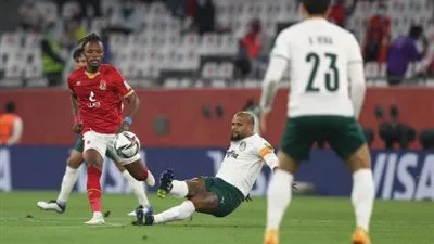 خاص للفجر الرياضي .. لاعبو الأهلي بمدرجات ستاد المدينة التعليمية استعدادا للتتويج ببرونزية المونديال 