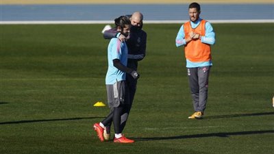 زيدان يقترب من خلافة ديشامب 