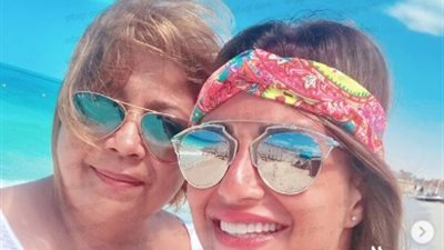كل حاجة ليا.. منة فضالي تحتفل بعيد ميلاد والدتها عبر إانستجرام