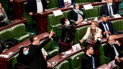 المشيشي يستعين بصلاحياته الدستورية لتعديل حكومته وسط تأييد الائتلاف الحاكم