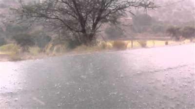 الأرصاد تكشف عن حقيقة سقوط أمطار ثلجية (فيديو)