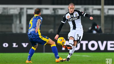 هيلاس فيرونا يفوز على بارما في الدوري الإيطالي