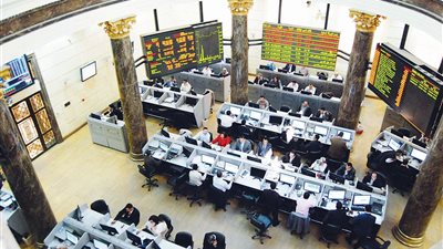 البورصة تستكمل تراجعتها في منتصف تعاملات اليوم الخميس