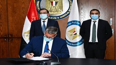 وزير البترول يشهد توقيع مذكرتى تفاهم بين شركة شملبرجير وجامعتى السويس والمستقبل 