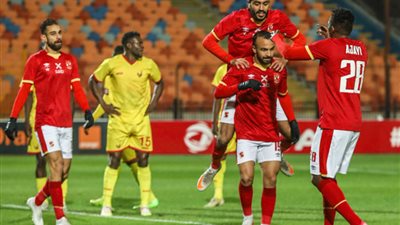 الأهلي يركز على الجانب الخططي قبل السفر لتنزانيا