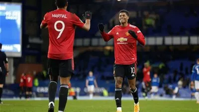 سولسكاير يدافع عن مهاجم فريقه