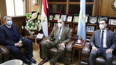 محافظ كفر الشيخ يستقبل وزير القوى العاملة لتسليم 9317 وثيقة تأمين