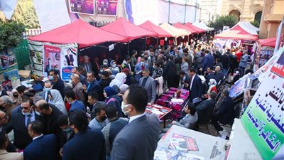 إقبال الناخبين على العملية الانتخابية في جولة الإعادة لنقابة القاهرة الجديدة للمحامين 