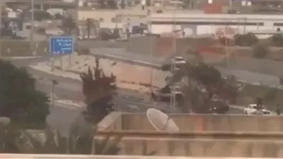 أول فيديو للحظة تعرض موكب وزير الداخلية الليبي لهجوم مسلح فى طرابلس