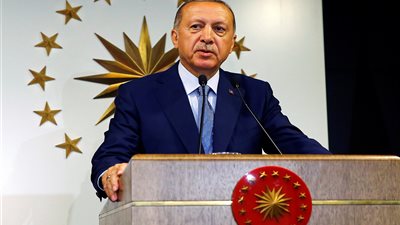 زلة لسان فضحت المستور.. أردوغان يدافع عن صهره ويرفض محاسبة اللصوص