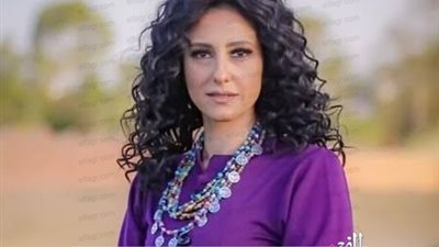 شاهد.. حنان مطاوع تحتفل بعيد ميلادها الـ42 