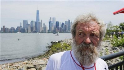 عبر المحيط 3 مرات وتوفي على قمة جبل كيليمنجارو