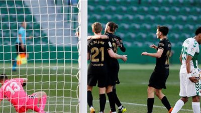 كومان يُعلن تشكيلة برشلونة لمواجهة إلتشي في الليجا 