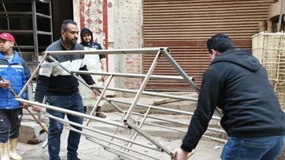 لتنشيط الحركة المرورية.. حي عين شمس يرفع الباعة الجائلين من الشوارع