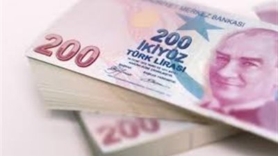 الليرة التركية تواصل التراجع وتوقعات بالتوقف عن رفع الفائدة