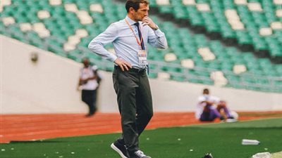 عاجل.. بيراميدز يدرس إقالة أروابارينا وتعيين هذا المدرب العالمي