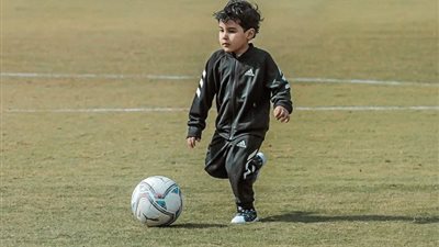 نجل سلطان الأهلي يخطف الأنظار في مران الفريق