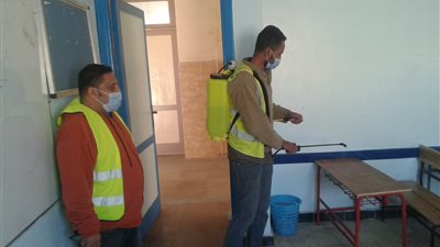 بالصور.. استمرار أعمال التطهير المكثف بمدارس الشرقية استعدادا لإجراء امتحانات نصف العام 