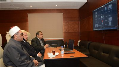 رئيس المعاهد الأزهرية يتفقد لجان امتحانات الابتدائية والثاني الثانوي