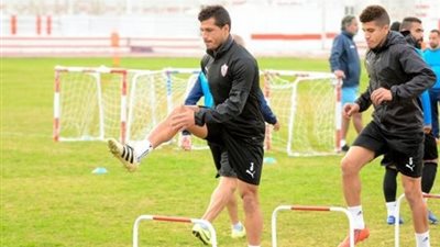 تدريبات قوية للاعبي الزمالك على هامش المران اليوم