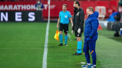 من أجل الريمونتادا - كومان يُعلن عن تشكيل برشلونة الناري ضد إشبيلية 