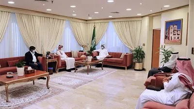 رئيس اتحاد الكريكت يبحث مع مسؤولي الهيئة الملكية بينبع استضافة البطولات للعبة