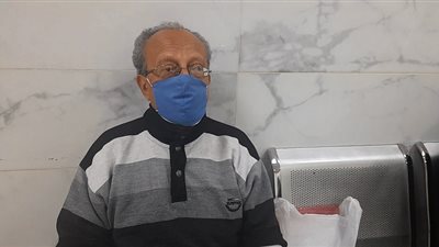 أول مواطن يحصل على لقاح كورونا ببني سويف: سجلت وحصلت على المصل في 72 ساعة (فيديو)