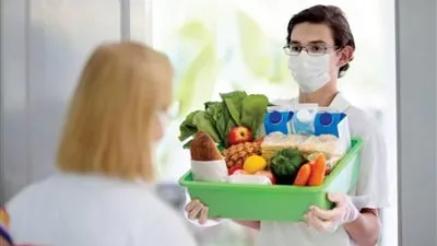 الأطباء ينصحون بتناول هذه الأطعمة بعد أخذ لقاح كورونا