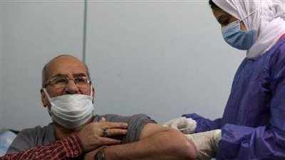 2200 مواطن تلقوا لقاح كورونا.. مستجدات تطعيم كبار السن خلال 72 ساعة