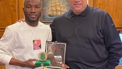 مصيلحى يستقبل سيسيه قبل انضمامه لمنتخب كوت ديفوار 