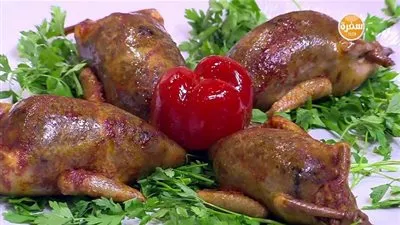 طريقة عمل الحمام المحشي رز بالكبد والقوانص في المنزل