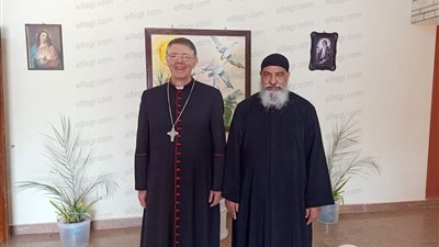 الكنيسة الكاثوليكية بالبحر الأحمر تستقبل المطران نيقولاس هنري سفير الفاتيكان بمصر (صور)
