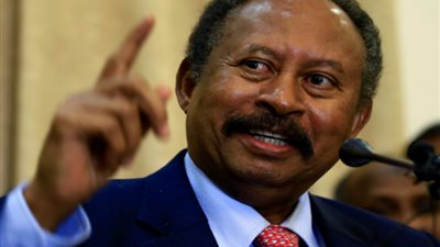 رئيس وزراء السودان: استفدنا من تجربة مصر في الإصلاح الاقتصادي