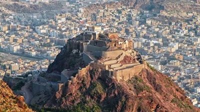 السلطات في محافظة تعز اليمنية تعلن التعبئة العامة