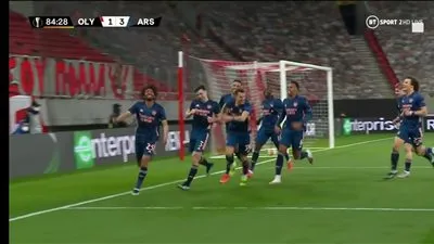 النني يسجل هدفا عالميا في شباك أوليمبياكوس (فيديو)