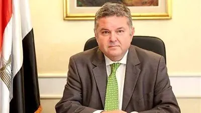 شاهد.. وزير قطاع الأعمال يكشف تفاصيل إنشاء محطات شحن للسيارات الكهربائية