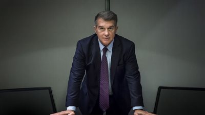 الكشف عن المدرب المرشح لخلافة كومان في برشلونة