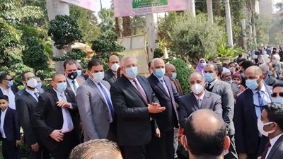 وزيرا الزراعة والشباب ومحافظ الجيزة يفتتحون معرض زهور الربيع الـ88 بحديقة الأورمان بالمحافظة