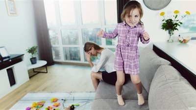 استشاري يحذر من ضرب طفل فرط الحركة: يؤدي لنتائج عكسية (فيديو)