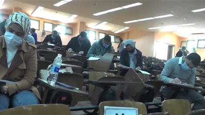 تشديد التدابير الاحترازية لمواجهة جائحة كورونا بفترة الامتحانات بمعهد الدراسات والبحوث البيئية 